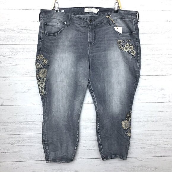 NEW Torrid Women's Gray Ankle Skinny Jeans Embroidered size 22S length 24" - Picture 1 of 10